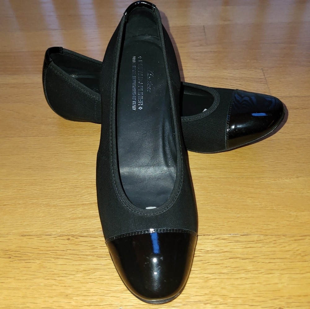 Donald J Pilner Couture Women's Ballet Flats Size 6 Black Cap Toe Slip On Shoes